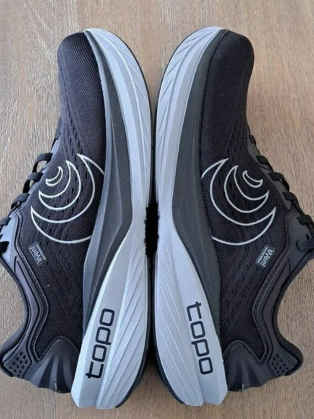 Topo Athletic Phantom 4 WP Running Shoes - Black/Charcoal - Size: Men 10 - Picture 7 of 10
